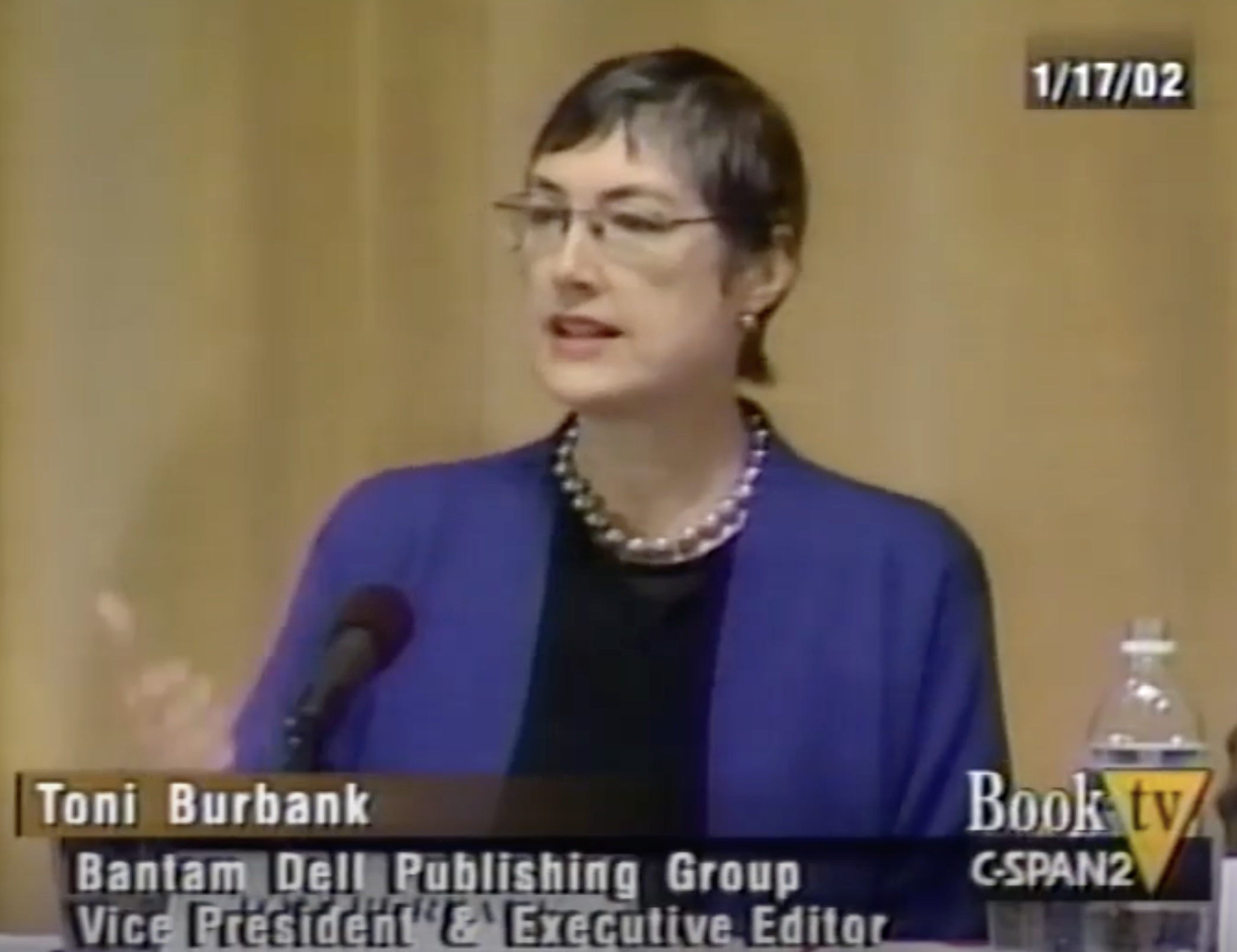 Toni Burbank, rédacteur en chef influent de Bantam, décède à 85 ans