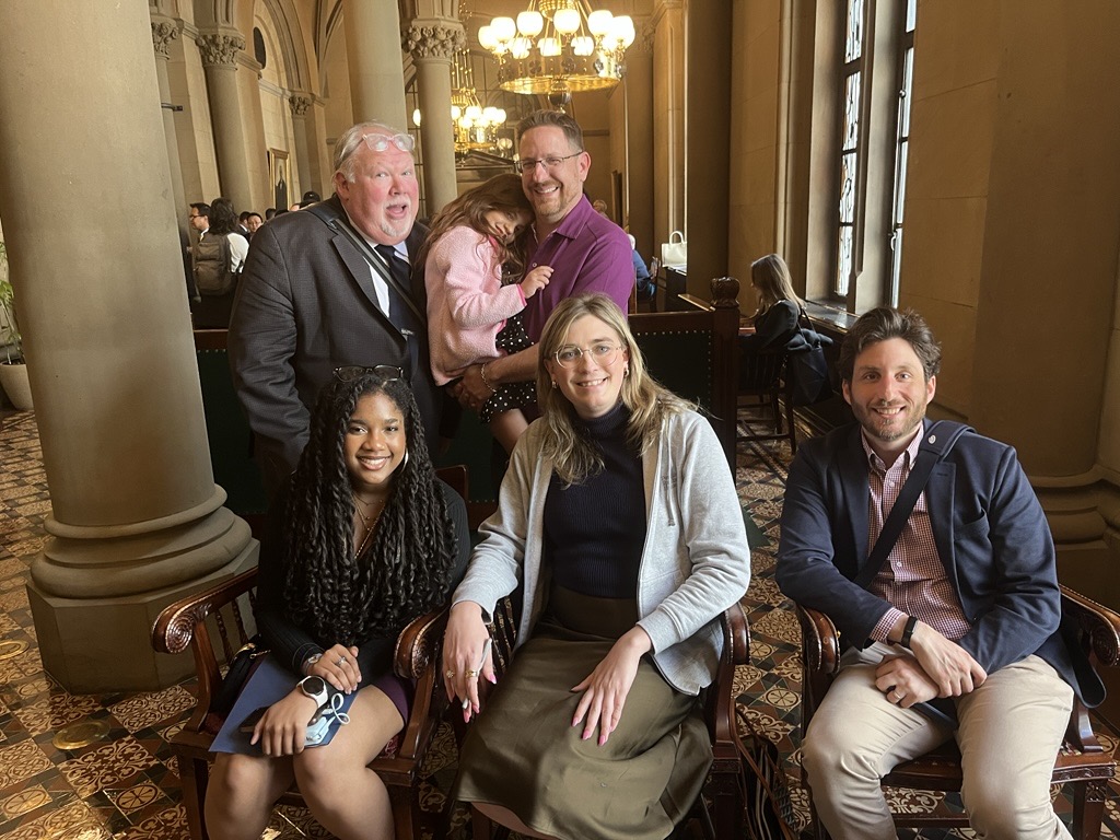 Les législateurs modifient les politiques des écoles et des bibliothèques pour permettre la nuance