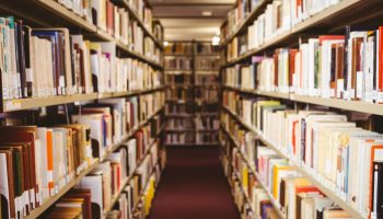 La Cour d&rsquo;appel rejette la requête visant à réentendre l&rsquo;affaire d&rsquo;interdiction de livres