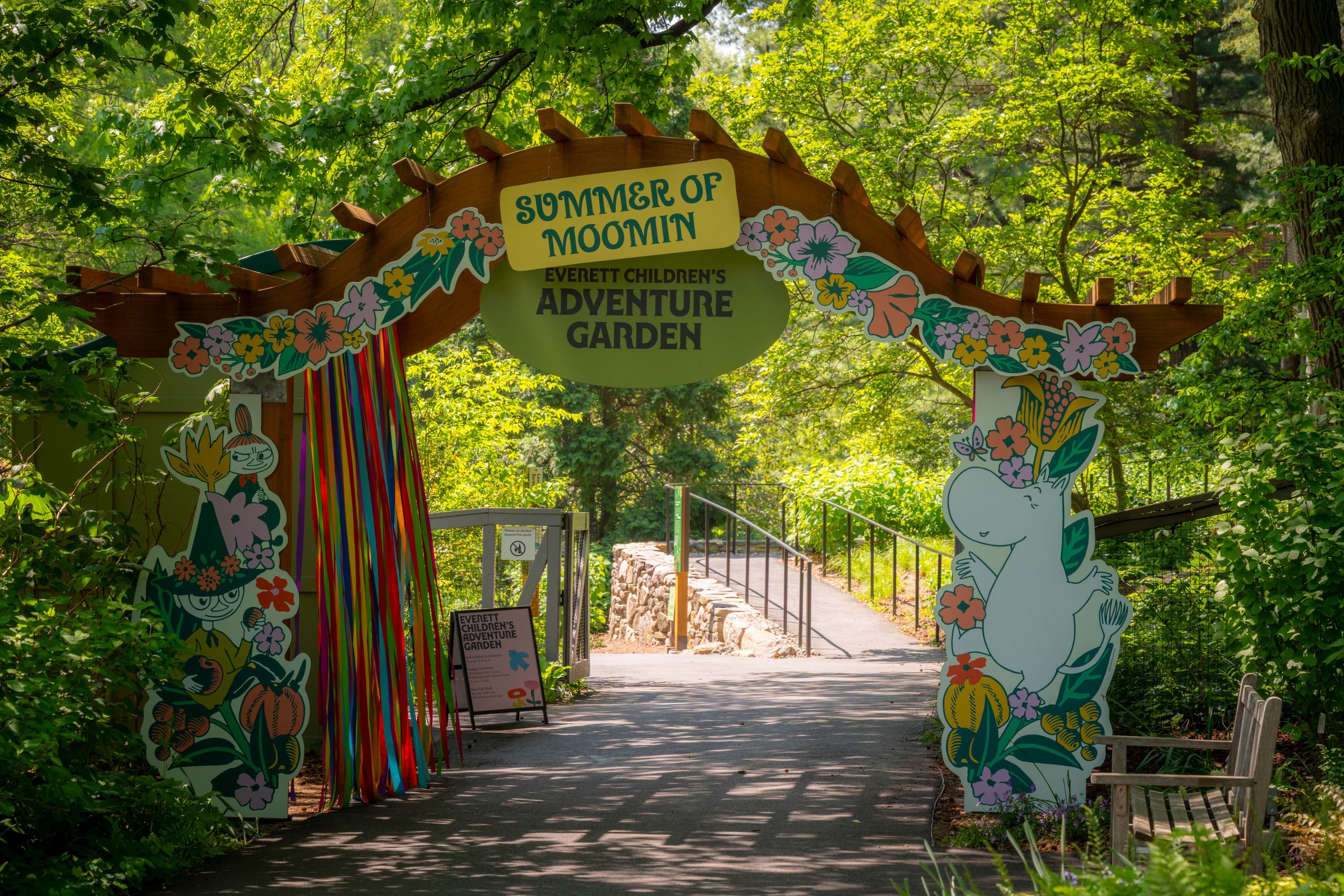 Cet été, les Moumines prennent d'assaut le jardin botanique de New York