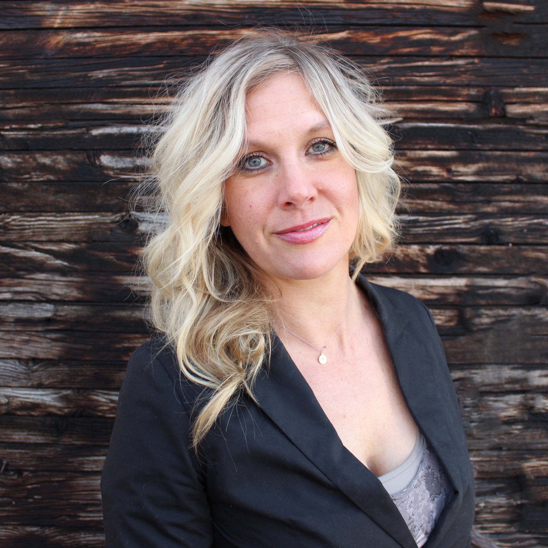 Elizabeth Wallace, présidente et éditrice de Gibbs Smith Education, décède à 46 ans