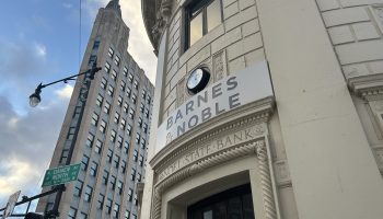 Barnes & Noble poursuit sa séquence d&rsquo;acquisitions en achetant la marque de papeterie Levenger