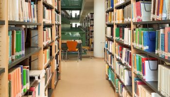Le rapport Clarivate évalue l&rsquo;adoption et la mise en œuvre de l&rsquo;IA par les bibliothèques