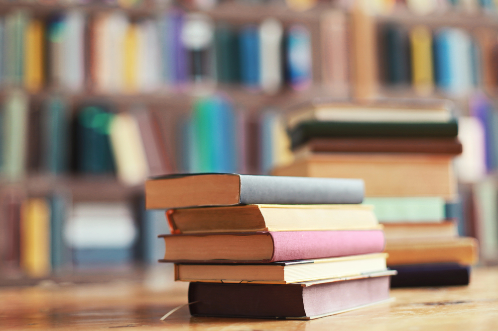 Une enquête révèle que les acheteurs de livres sont divisés sur l'utilisation de l'IA